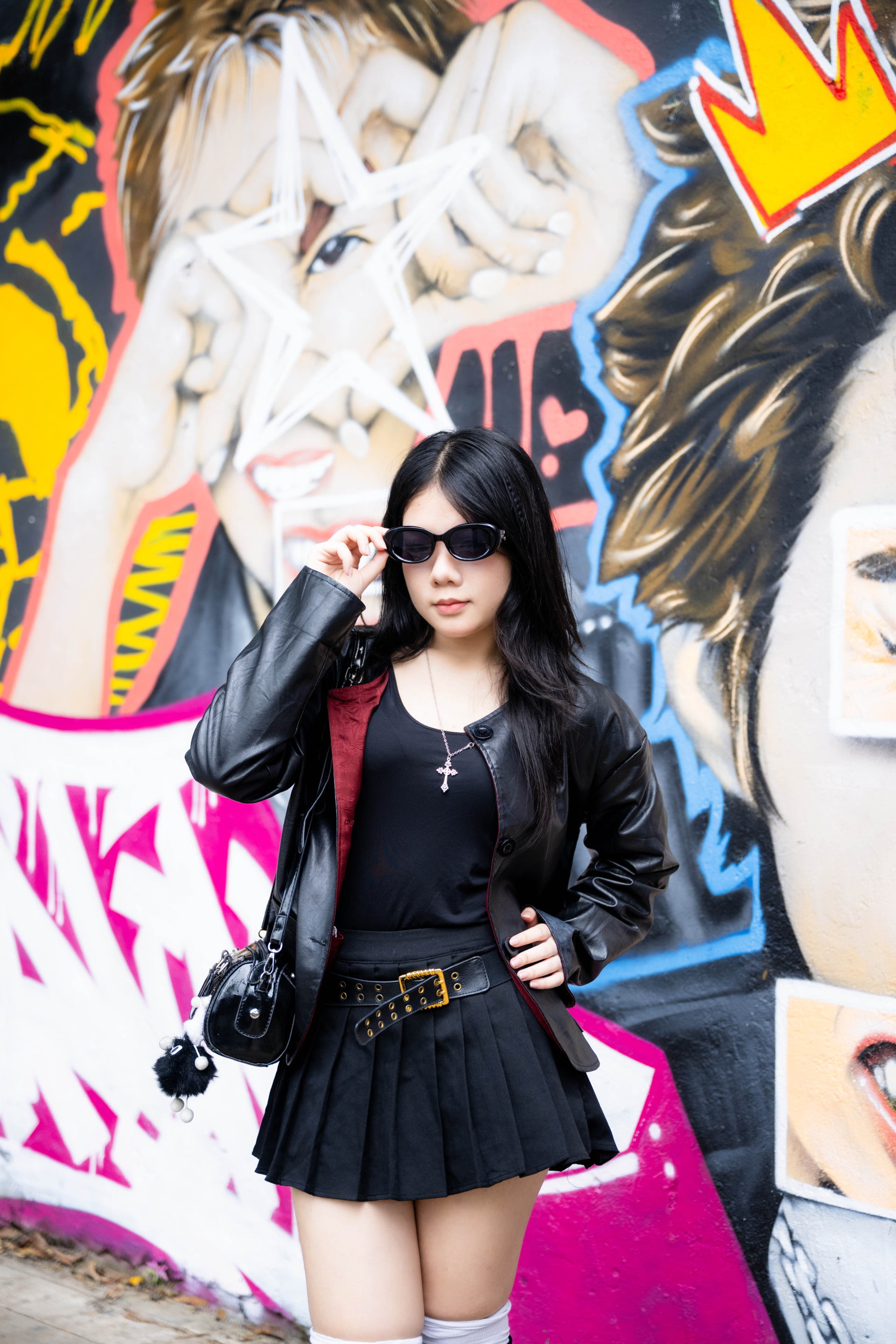 Xuất hiện bức tường vẽ nam thần 1m9 cực xịn giữa Hà Nội, chiều nào cũng thấy kín đặc nàng thơ- Ảnh 9.