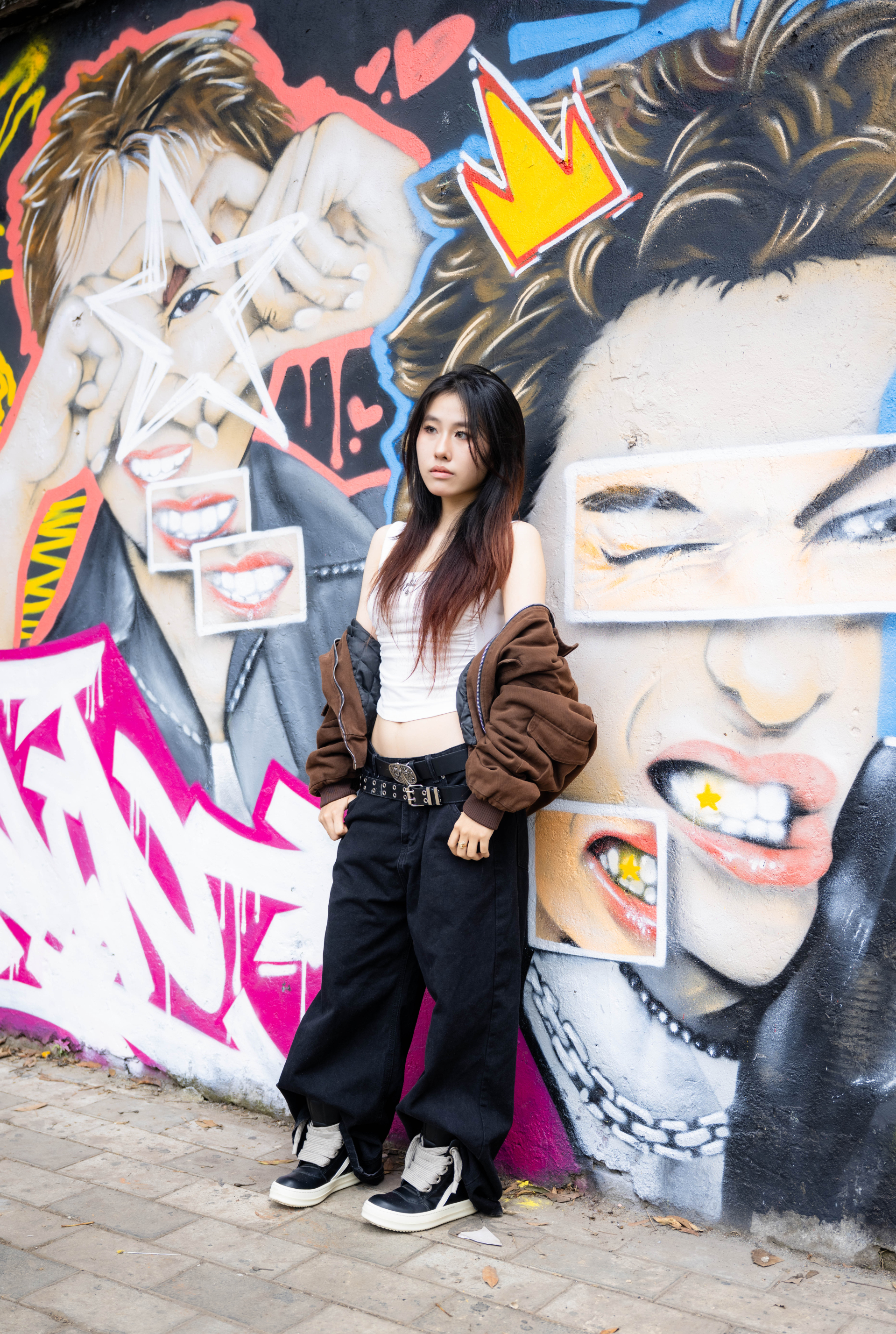 Xuất hiện bức tường vẽ nam thần 1m9 cực xịn giữa Hà Nội, chiều nào cũng thấy kín đặc nàng thơ- Ảnh 14.