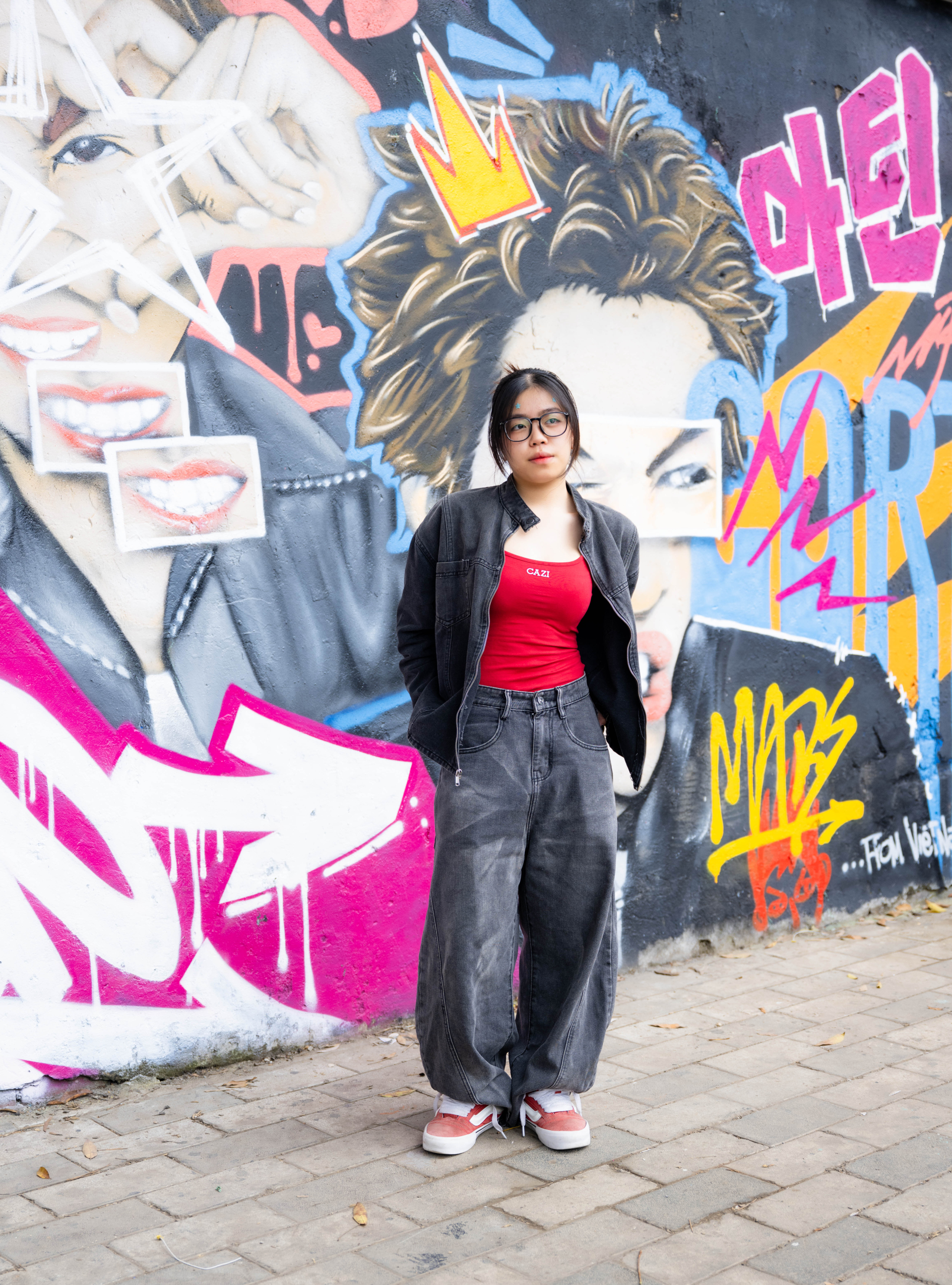 Xuất hiện bức tường vẽ nam thần 1m9 cực xịn giữa Hà Nội, chiều nào cũng thấy kín đặc nàng thơ- Ảnh 15.