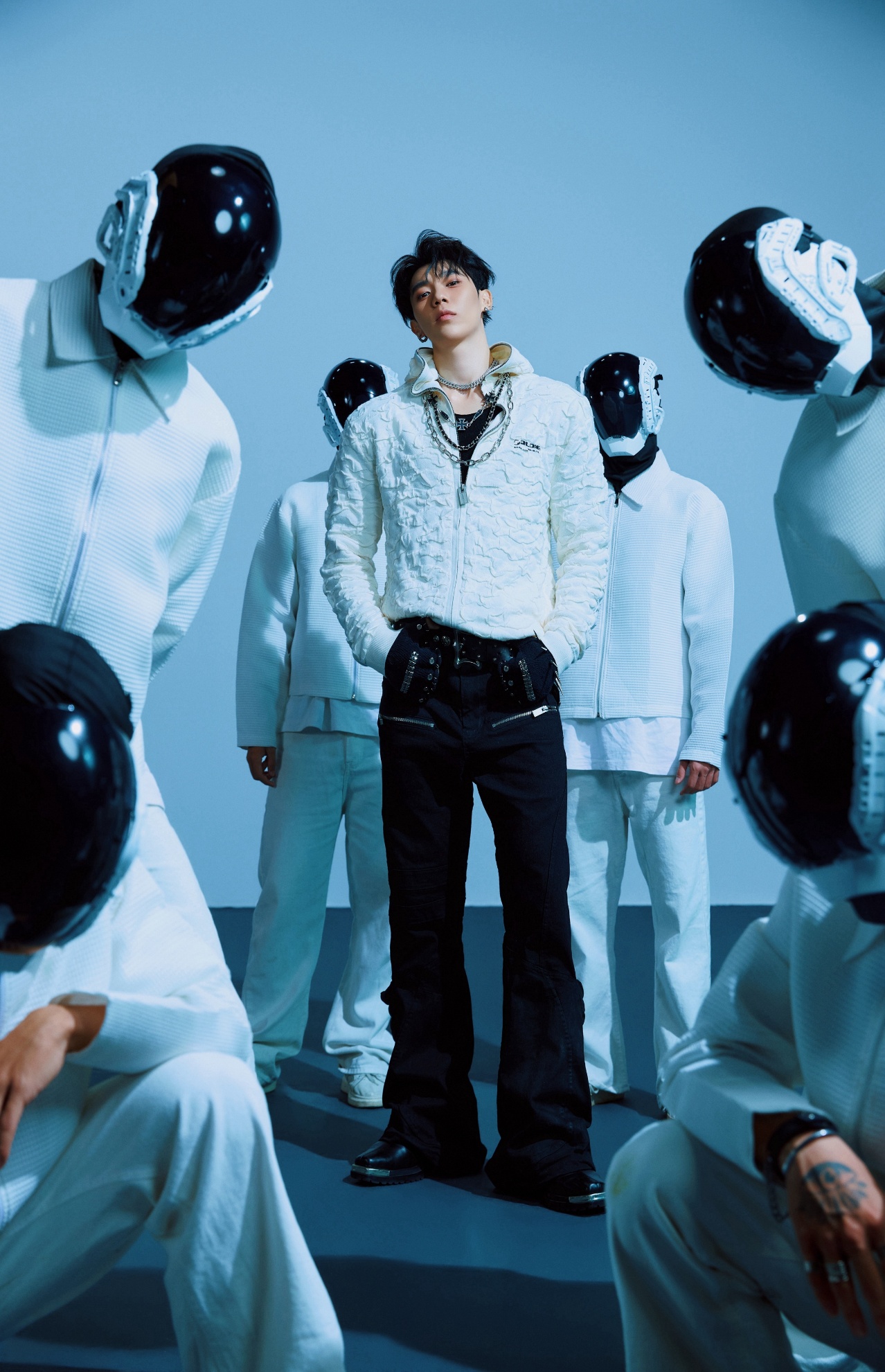 LOHAN ra mắt “Ai Thắng Ai?”: Tự sáng tác, sản xuất mà còn mời được Bảo Thy tham gia- Ảnh 4.