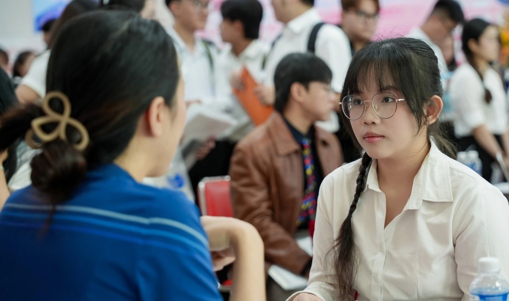 Học phí đại học tăng vọt, có ngành cao gần gấp đôi - 2