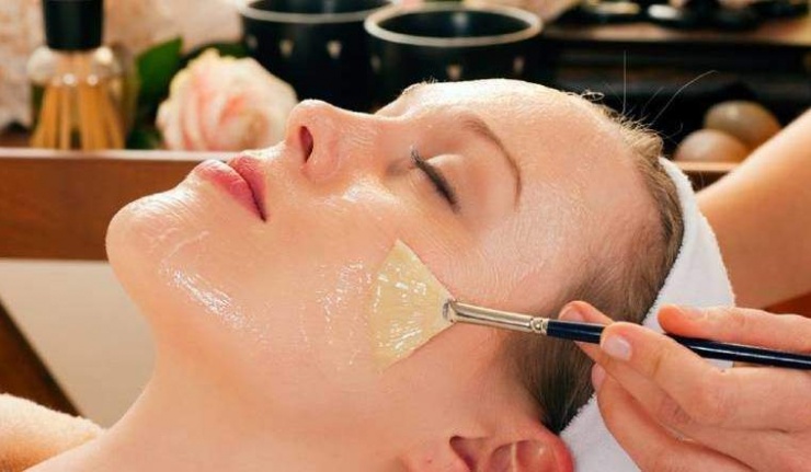 Bí quyết trẻ hóa tức thì với mặt nạ lòng trắng trứng và nước cốt chanh 3 Luôn thực hiện bước thử nghiệm trên một vùng da nhỏ ở mặt trong cánh tay trước khi áp dụng cho khuôn mặt.