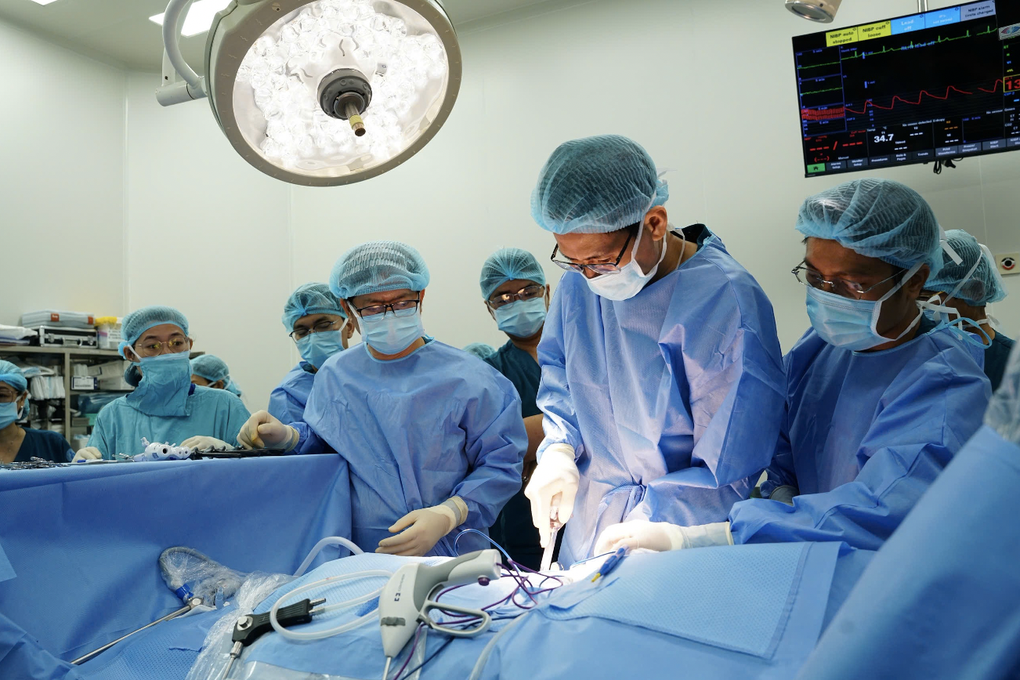 Ca ghép thận đầu tiên ở Bệnh viện Nhi đồng 1, tạng của mẹ cứu con nguy kịch - 2