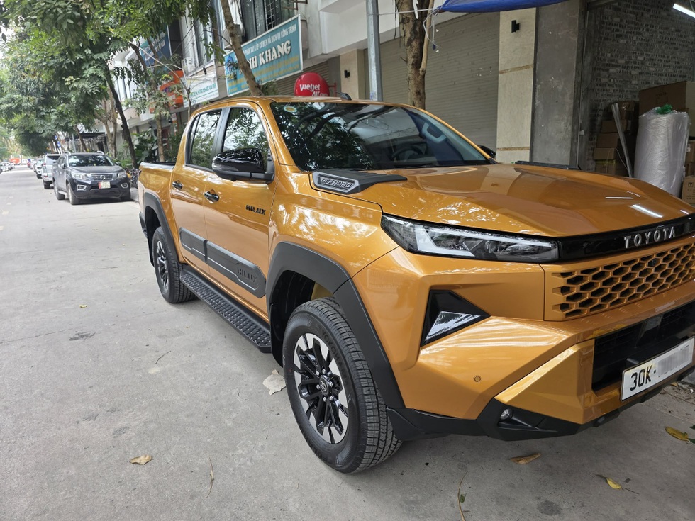 Ngậm ngùi nhận Toyota Hilux mới sau khi có hướng dẫn phân biệt xe bán tải - 3