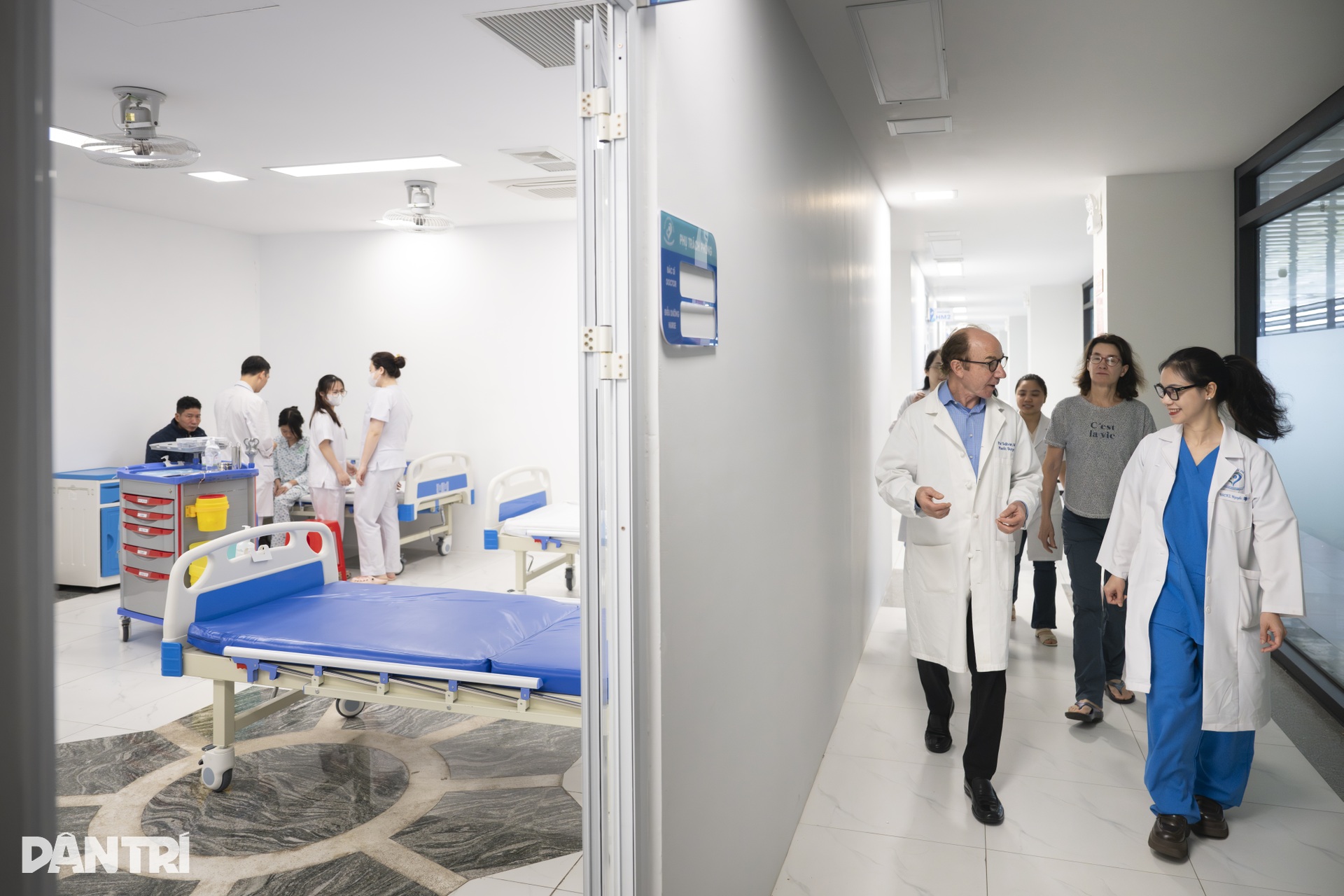 Ca mổ đặc biệt: Bác sĩ Việt - Mỹ cùng tạc lại gương mặt vẹn tròn cho em thơ - 4