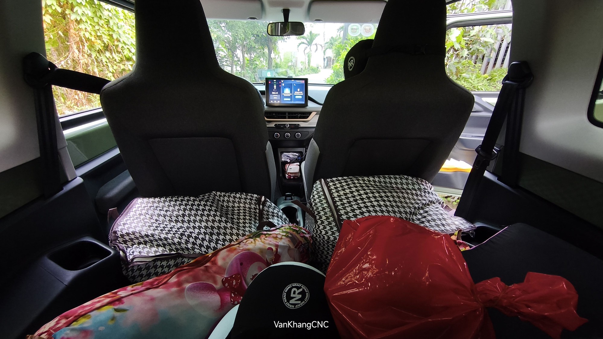 Xuyên Việt 5.500 km bằng VinFast VF 3: Sạc 53 lần, ngủ trên xe thoải mái, tiết kiệm hơn chục triệu và vượt đèo Mã Pì Lèng ngon ơ- Ảnh 6.