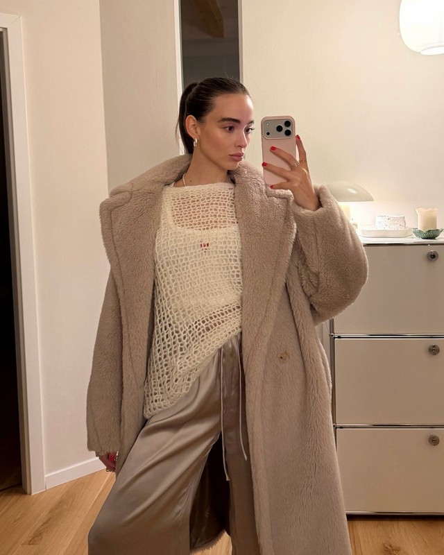 Mặc đồ xuyên thấu không hề phản cảm, quan trọng là bạn biết cách này - Ảnh 3.