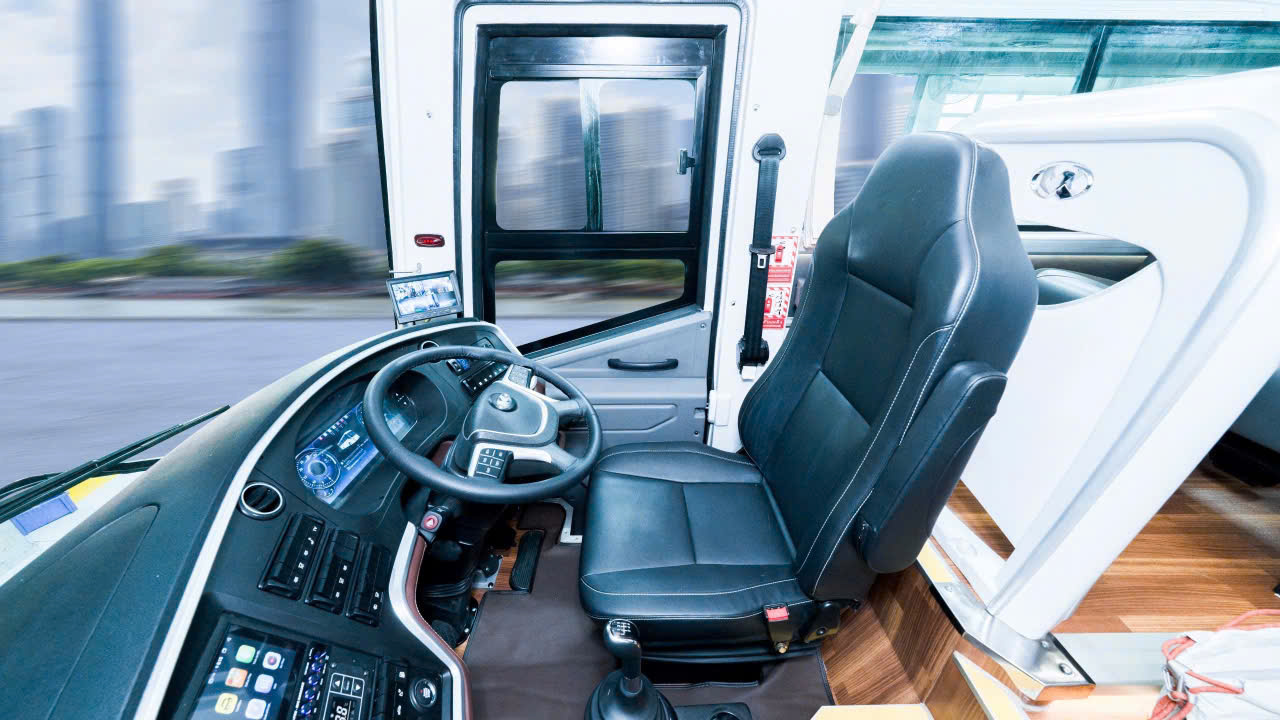 Kim Long Motor xuất khẩu lô xe bus 'made in Vietnam' đầu tiên sang Thái Lan- Ảnh 4. Kim Long Motor xuất khẩu lô xe bus 'made in Vietnam' đầu tiên sang Thái Lan- Ảnh 4.