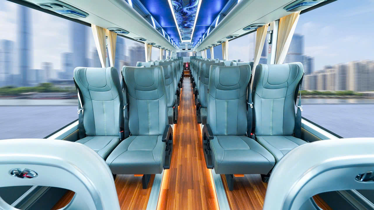 Kim Long Motor xuất khẩu lô xe bus 'made in Vietnam' đầu tiên sang Thái Lan- Ảnh 5. Kim Long Motor xuất khẩu lô xe bus 'made in Vietnam' đầu tiên sang Thái Lan- Ảnh 5.