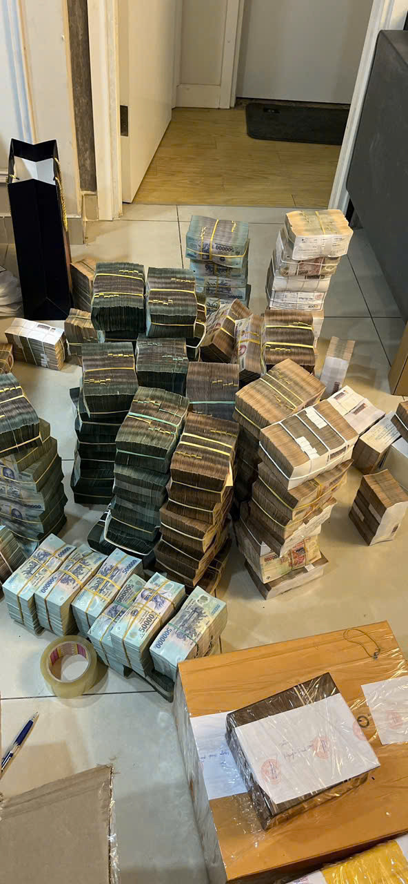 Cận cảnh khối tài sản gây choáng của Mr Pips: 41 ô tô hạng sang, 45 sổ đỏ, hơn 1.000 miếng vàng,... bị kê biên- Ảnh 5.