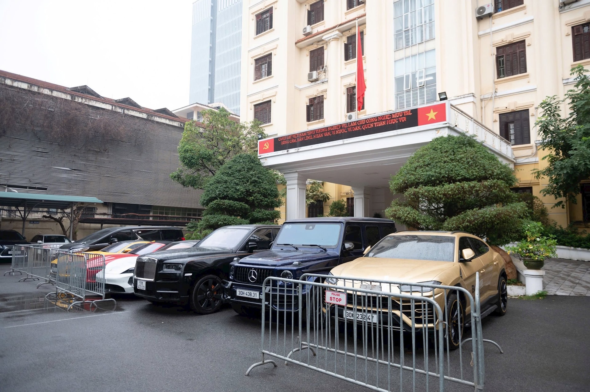 Cận cảnh khối tài sản gây choáng của Mr Pips: 41 ô tô hạng sang, 45 sổ đỏ, hơn 1.000 miếng vàng,... bị kê biên- Ảnh 9.