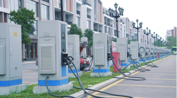 Hệ thống trụ sạc điện do V-Green phát triển. Ảnh: Tuấn Vũ