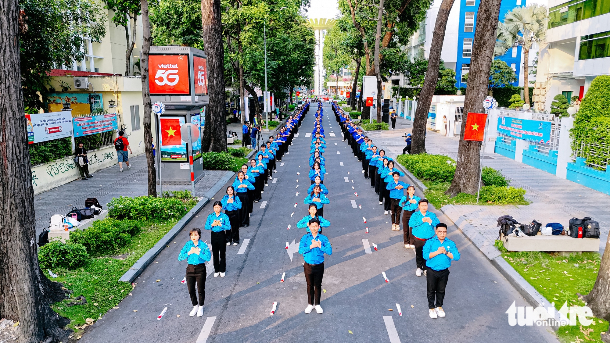 Tuổi trẻ TP.HCM bung sức trẻ, hòa nhịp đồng diễn kỷ niệm 95 năm Đoàn - Ảnh 6. Tuổi trẻ TP.HCM hòa nhịp sức trẻ đồng diễn kỷ niệm 95 năm thành lập Đoàn TNCS Hồ Chí Minh - Ảnh 6.