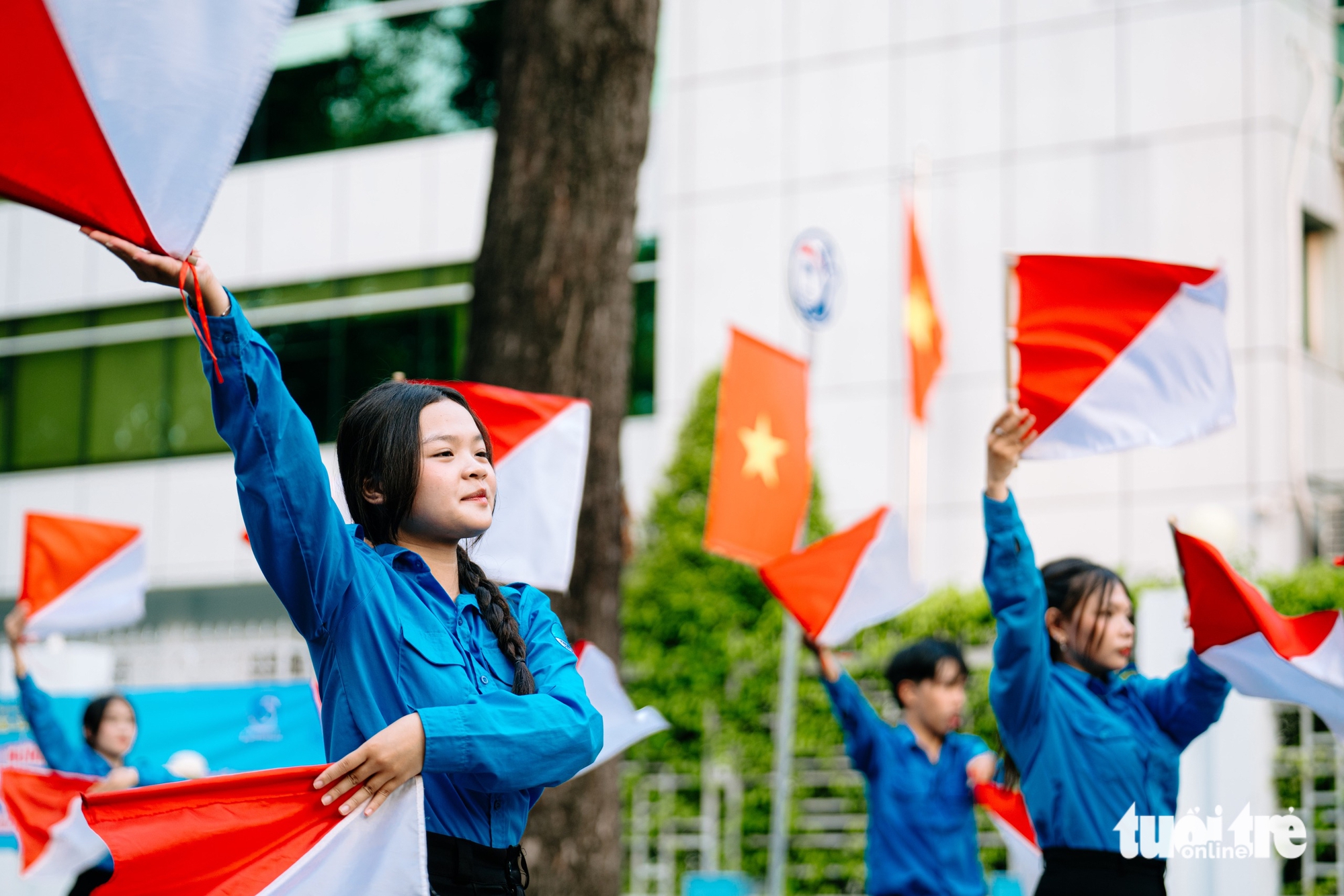 Tuổi trẻ TP.HCM bung sức trẻ, hòa nhịp đồng diễn kỷ niệm 95 năm Đoàn - Ảnh 8. Đoàn - Ảnh 8.