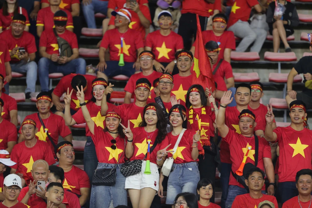 Giới hâm mộ Việt Nam có nhiều chọn lựa ở các giải khu vực. Ảnh: CCT. loi-va-hai-cho-cac-doi-tuyen-dong-nam-a-da-2-aff-cup-lien-tiep (1).jpg