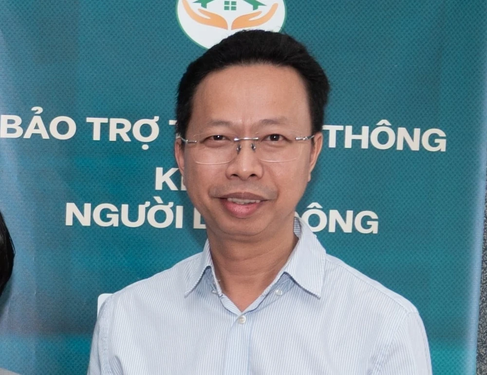 P1213_Cot phai_h1_NGUYEN THANH DO.jpg