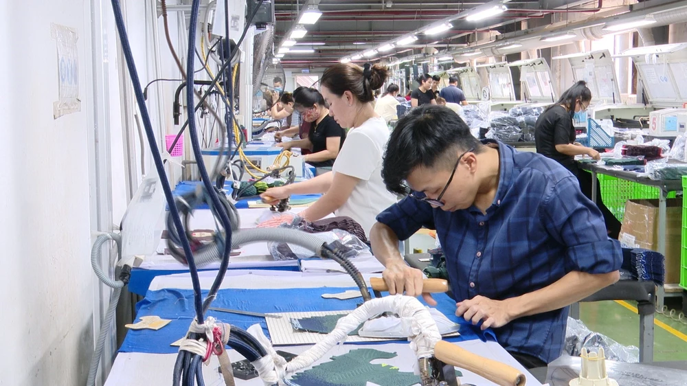 Chương trình mở ra một sáng kiến an sinh xã hội nhằm hỗ trợ người lao động từng bước tiếp cận cơ hội ổn định chỗ ở, cuộc sống, nơi học tập cho thế hệ tương lai, từ đó yên tâm gắn bó lâu dài với công việc. Chinh-h3.jpg