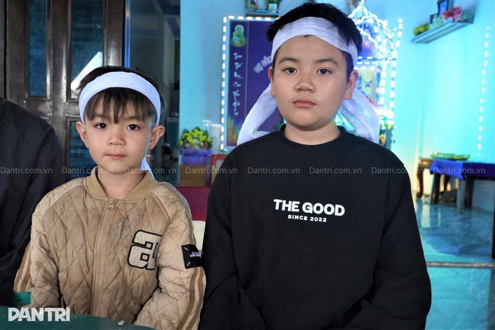 Cha mất nơi biển cả, mẹ tử nạn trên đường, 4 con bơ vơ - 2