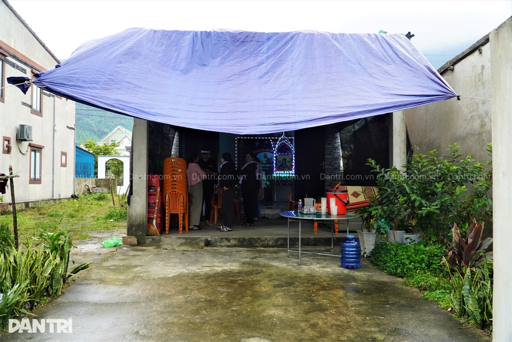 Cha mất nơi biển cả, mẹ tử nạn trên đường, 4 con bơ vơ - 3