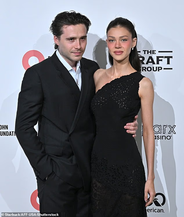 Thái độ khác biệt 180 độ của David Beckham khi ở gần con trai cả “bất hiếu” và con trai thứ ba khéo nịnh- Ảnh 4. Thái độ khác biệt 180 độ của David Beckham khi ở gần con trai cả “bất hiếu” và con trai thứ ba khéo nịnh- Ảnh 4.