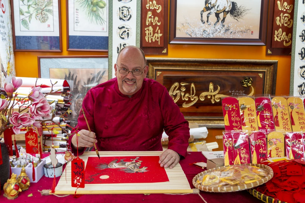 ÔNG ĐỒ NGƯỜI MỸ_NGUYỄN NAM PHƯƠNG.jpg