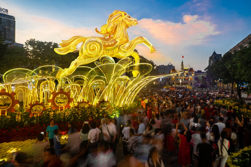 VÓ NGỰA TRỜI NAM_LÊ HOÀNG MINH.jpg