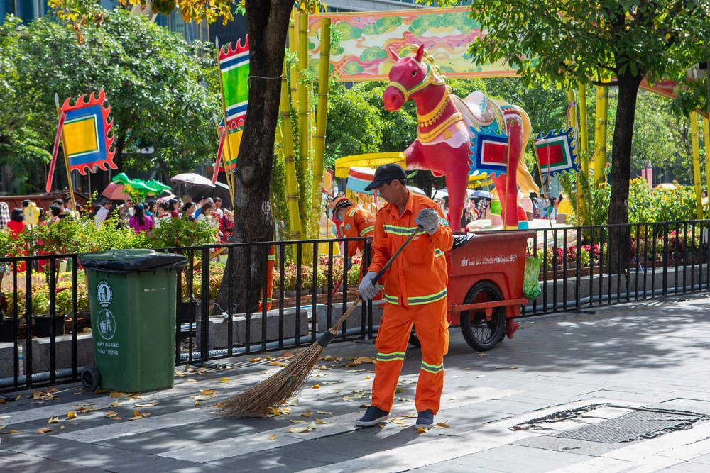 VIỆC THẦM LẶNG_NGUYỄN CÔNG DANH.jpg