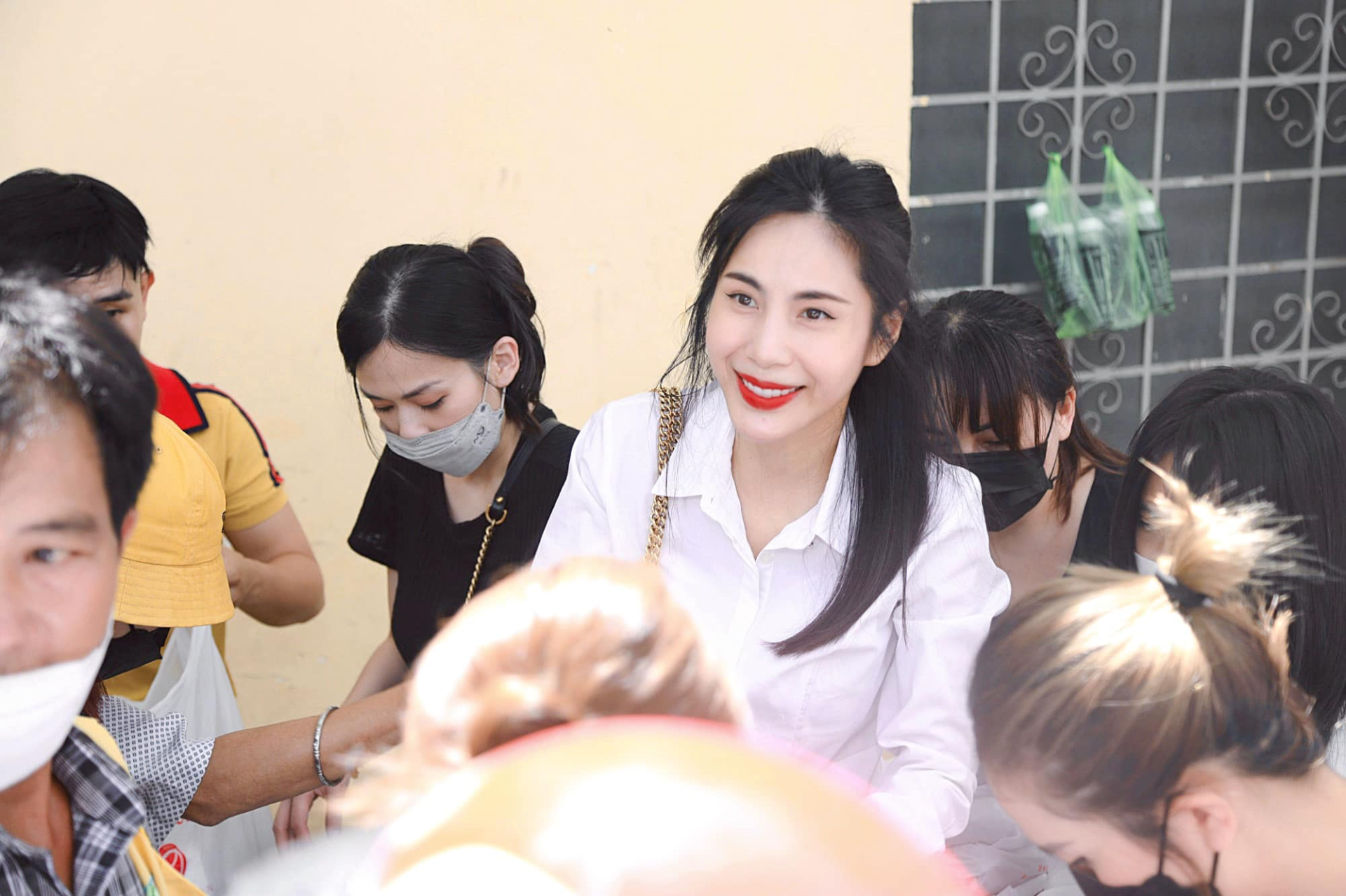 Thủy Tiên hiện ra sao sau 6 năm vướng ồn ào 178 tỷ đồng từ thiện?- Ảnh 5.