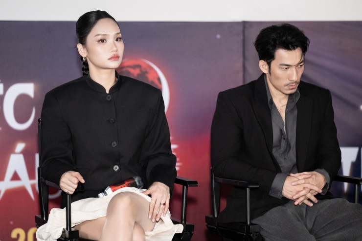 Ca sĩ Miu Lê tuổi 35 ngày càng gợi cảm 3 Miu Lê đóng cùng Liên Bỉnh Phát trong phim.