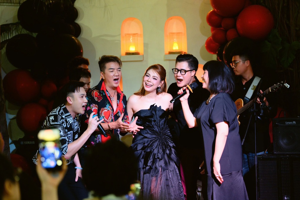 Búp bê Thanh Thảo xúc động trước hành động đặc biệt của chồng Việt kiều - 2