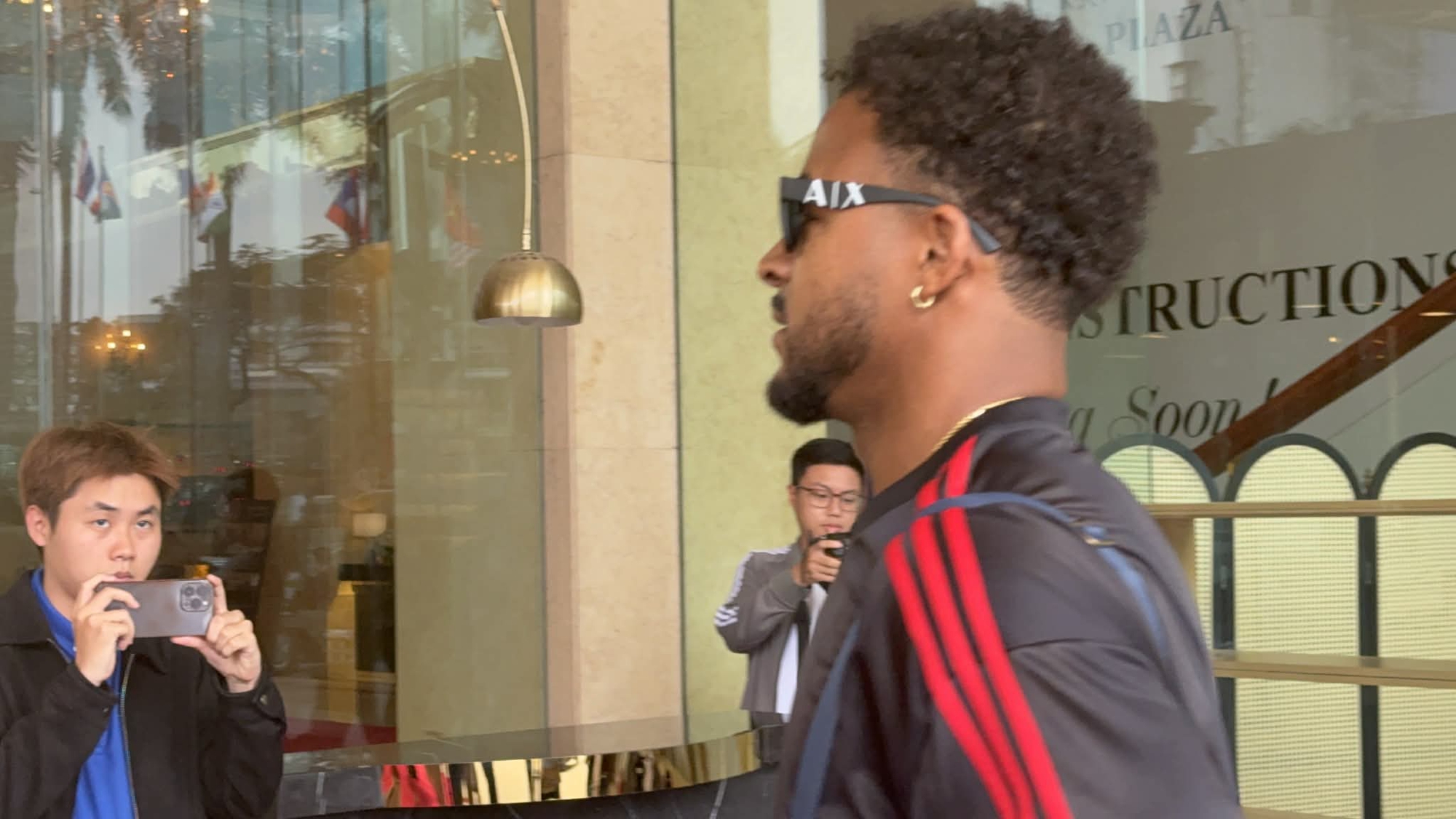 Đội tuyển Việt Nam tập trung 10 giờ sáng nay: Xuân Son xuất hiện chất lừ, thiếu 5 cầu thủ vì...- Ảnh 4.