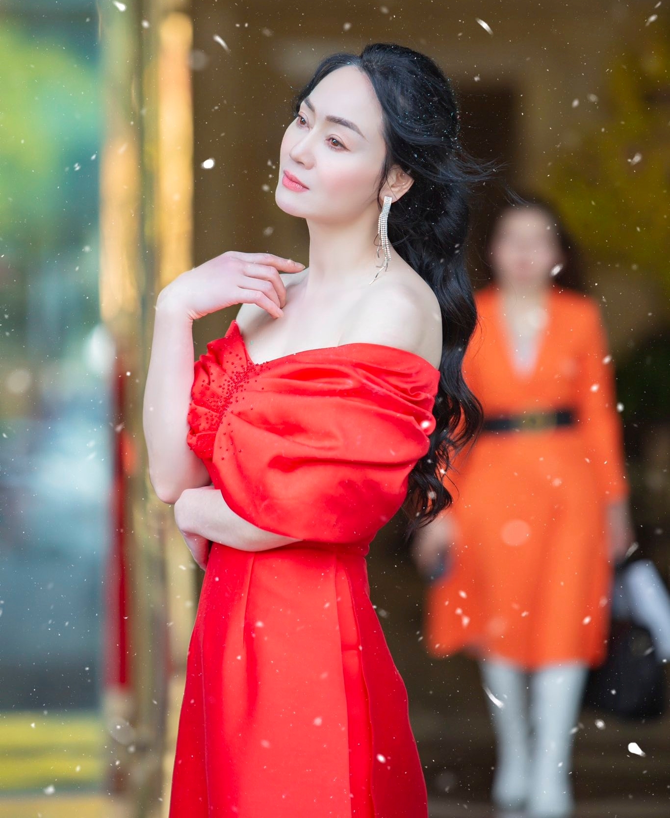 NSƯT là ngoại lệ của Vbiz: 49 tuổi vẫn trẻ đẹp không thể tả, body mướt mượt ăn đứt gái 18- Ảnh 12.