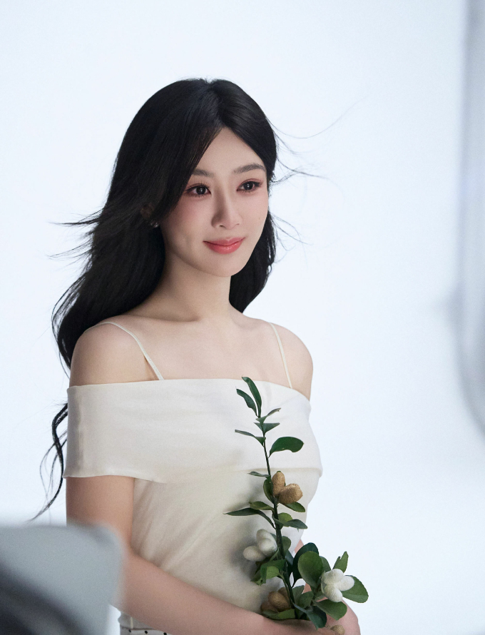 Dương Tử 34 tuổi, từng gây sốt với các phim Cá mực hầm mật, Trường tương tư, Quốc sắc phương hoa. Ảnh: Weibo