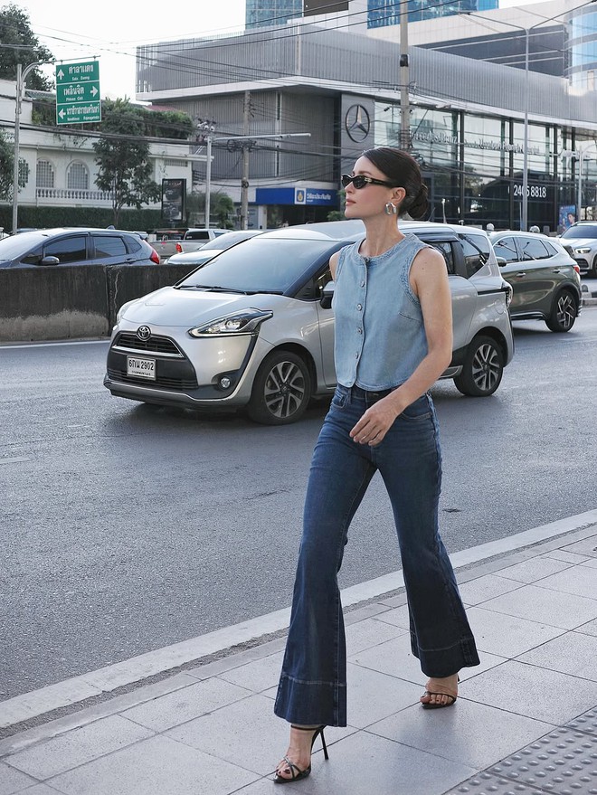 Làm mới phong cách mỗi ngày bằng những thiết kế denim cá tính- Ảnh 2. Làm mới phong cách mỗi ngày bằng những thiết kế denim cá tính- Ảnh 2.