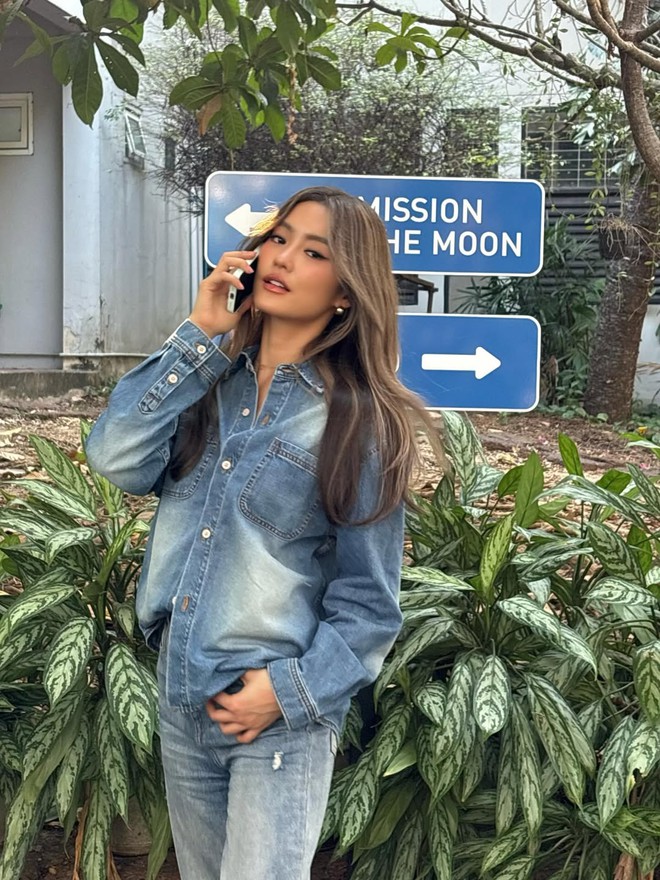 Làm mới phong cách mỗi ngày bằng những thiết kế denim cá tính- Ảnh 5. Làm mới phong cách mỗi ngày bằng những thiết kế denim cá tính- Ảnh 5.