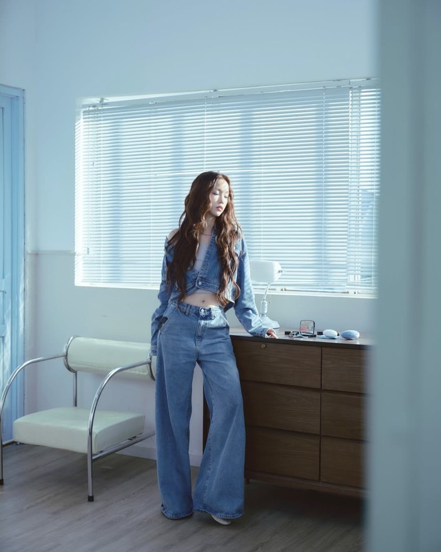 Làm mới phong cách mỗi ngày bằng những thiết kế denim cá tính- Ảnh 6. Làm mới phong cách mỗi ngày bằng những thiết kế denim cá tính- Ảnh 6.