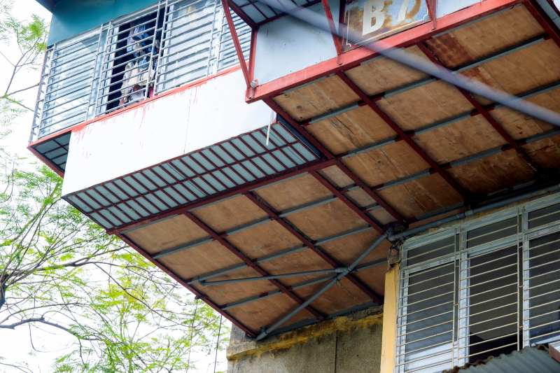 Tận thấy căn nhà “tổ chim” treo lơ lửng bên hông khu tập thể cũ tại Hà Nội: Tận thấy căn nhà “tổ chim” treo lơ lửng bên hông khu tập thể cũ tại Hà Nội: