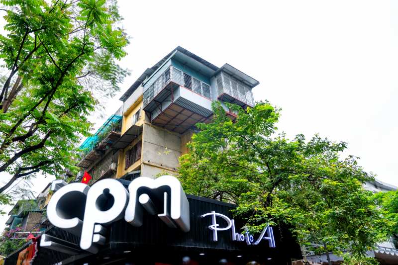 Tận thấy căn nhà “tổ chim” treo lơ lửng bên hông khu tập thể cũ tại Hà Nội: Tận thấy căn nhà “tổ chim” treo lơ lửng bên hông khu tập thể cũ tại Hà Nội: