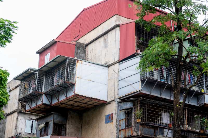 Tận thấy căn nhà “tổ chim” treo lơ lửng bên hông khu tập thể cũ tại Hà Nội: Tận thấy căn nhà “tổ chim” treo lơ lửng bên hông khu tập thể cũ tại Hà Nội: