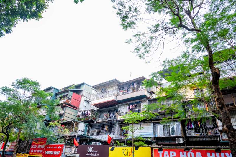 Tận thấy căn nhà “tổ chim” treo lơ lửng bên hông khu tập thể cũ tại Hà Nội: Tận thấy căn nhà “tổ chim” treo lơ lửng bên hông khu tập thể cũ tại Hà Nội: