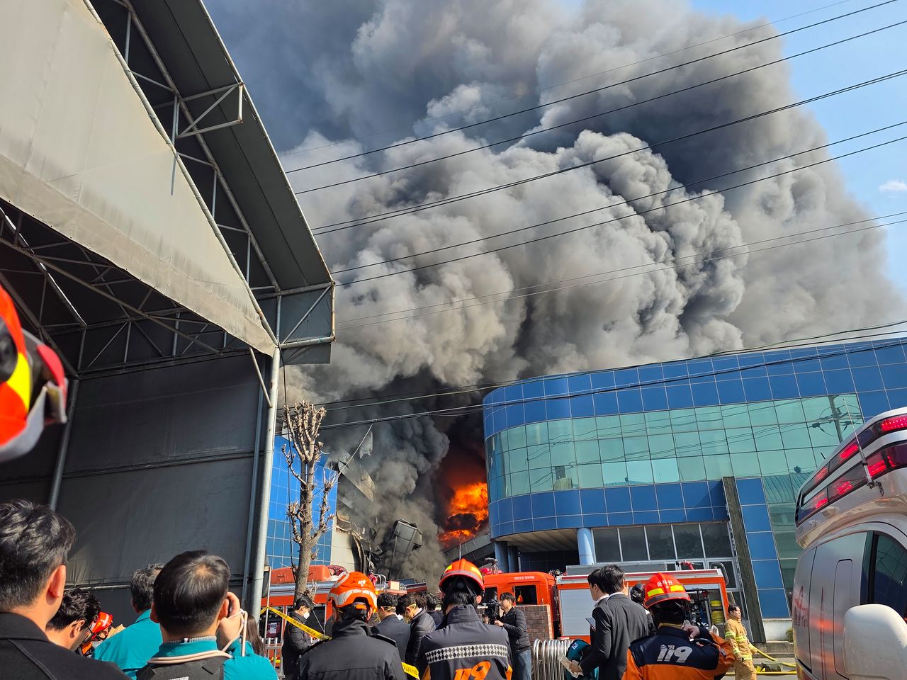 Thảm kịch cháy nhà máy tại Hàn Quốc: 10 thi thể được tìm thấy, nhiều nạn nhân không thể nhận dạng và còn mất tích- Ảnh 3.