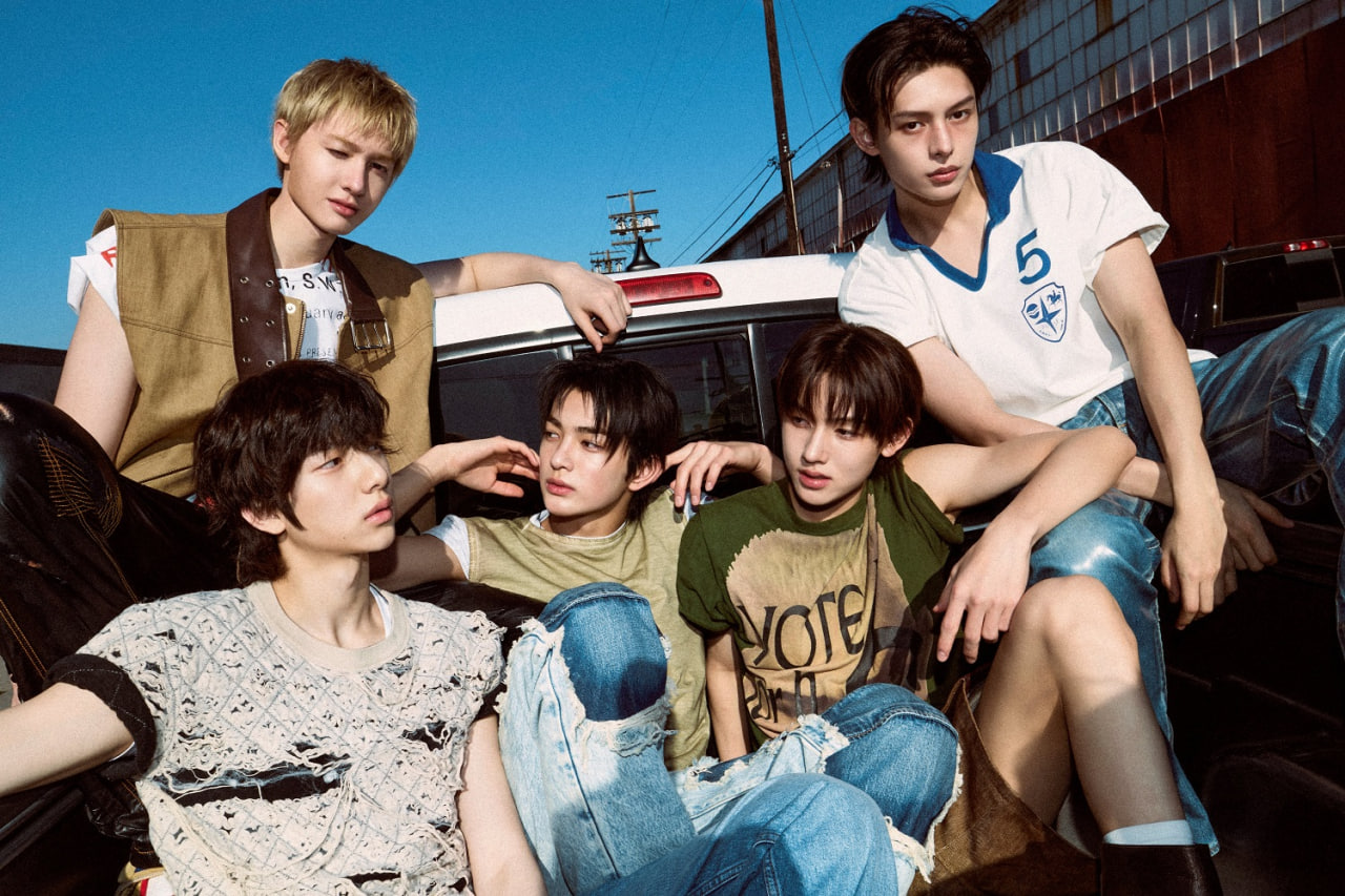 Mỹ nam 1m9 đang nổi tiếng: 6 tháng 10 triệu fan, có cả bức tường check-in ở Hà Nội, làm 1 TTTM đông kín người- Ảnh 4.