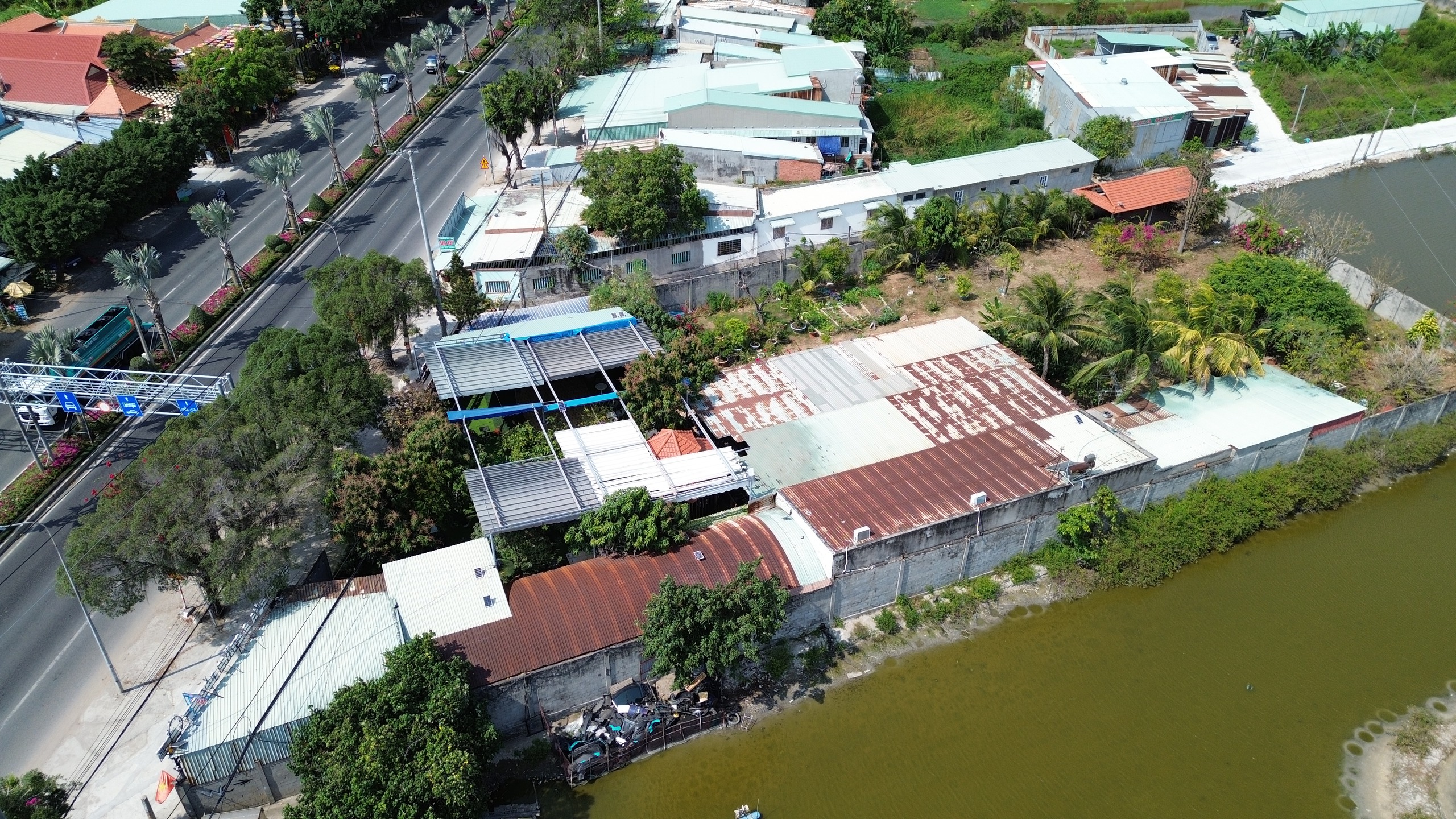 Vụ mua bán giấy tay đất công ở TP.HCM: Người mua kiện ra tòa- Ảnh 6. Vụ mua bán giấy tay đất công ở TP.HCM: Người mua kiện ra tòa- Ảnh 6.