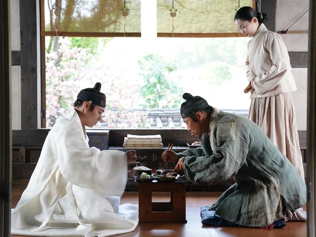 Lâu rồi mới có 1 phim cổ trang Hàn hay nức nở, đến cả Tổng thống cũng ca ngợi hết lời- Ảnh 4.