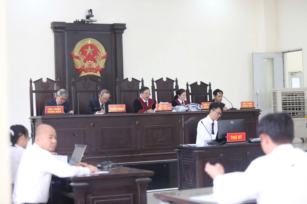 Ông Trần Quốc Khánh, Chánh tòa hình sự tỉnh Tây Ninh Chủ tọa phiên tòa xét xử các bị cáo trong vụ án cướp hơn 2 triệu USD. Ảnh: HUỲNH DU IMG_20260320_101926.jpg