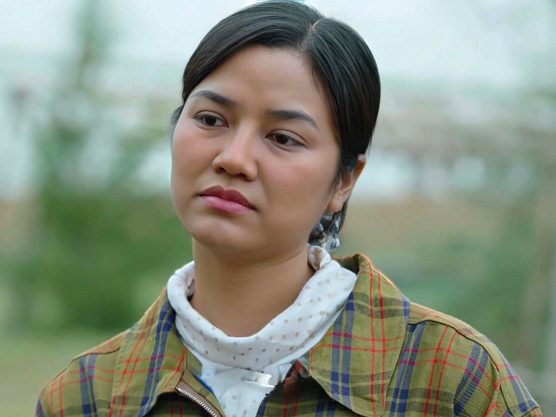 “Cô gái làng chài” Anh Đào: Đời thường xinh đẹp, đi dép mẹ chồng đóng phim - 2