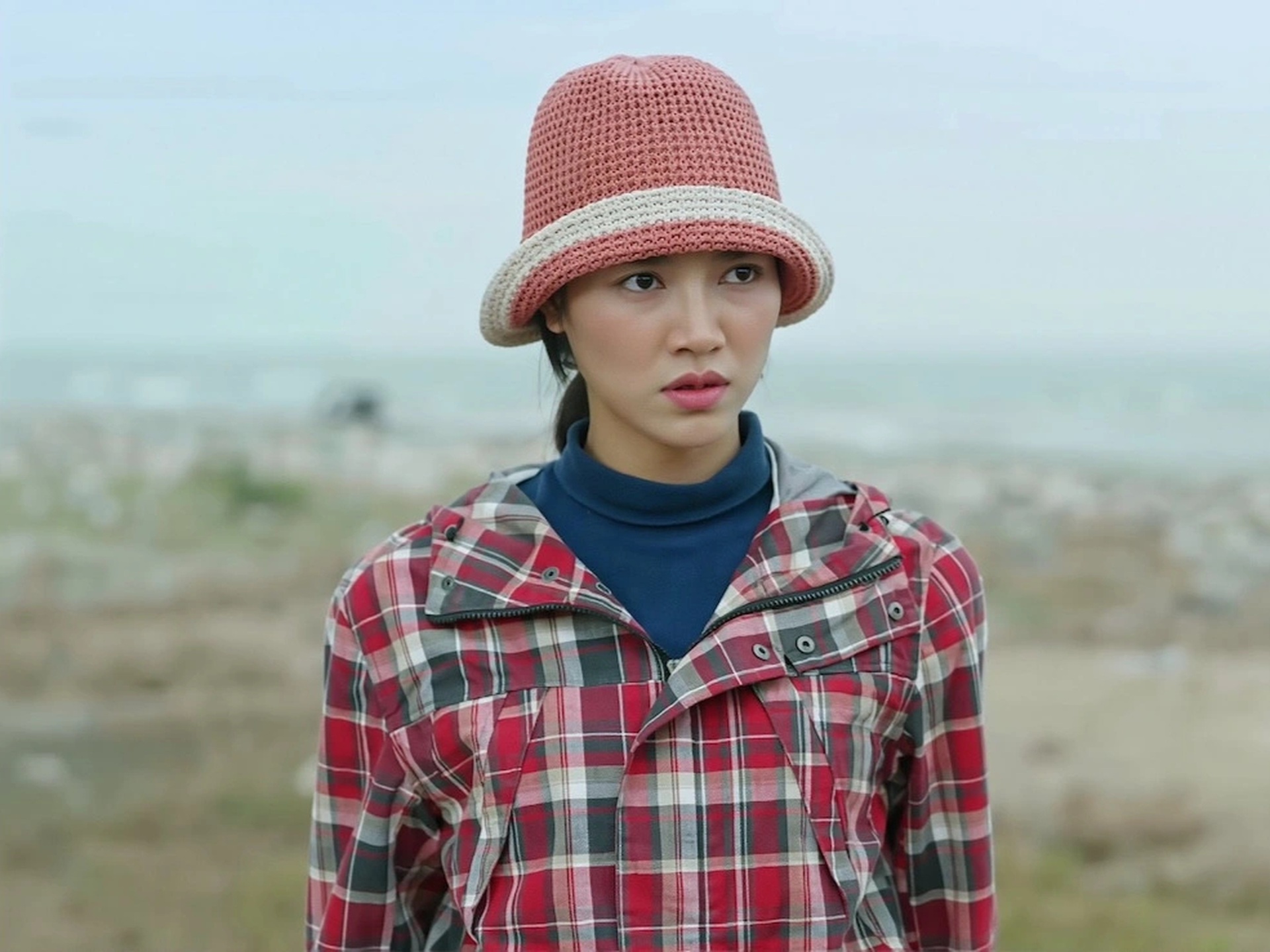 “Cô gái làng chài” Anh Đào: Đời thường xinh đẹp, đi dép mẹ chồng đóng phim - 3