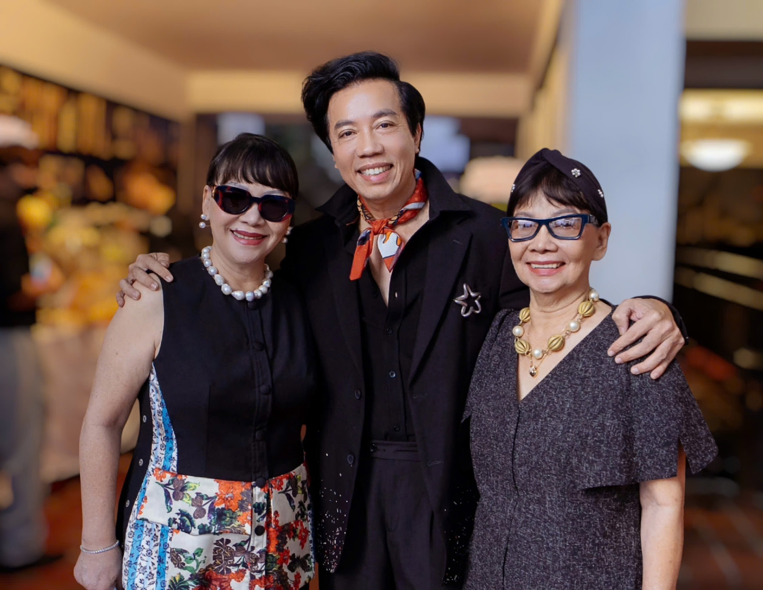 Dương Tấn Sơn từ đĩa than Xin Mặt Trời Ngủ Yên đến đêm nhạc Hãy Yêu Nhau Đi 4 duong-tan-son-3-1766179867.jpg