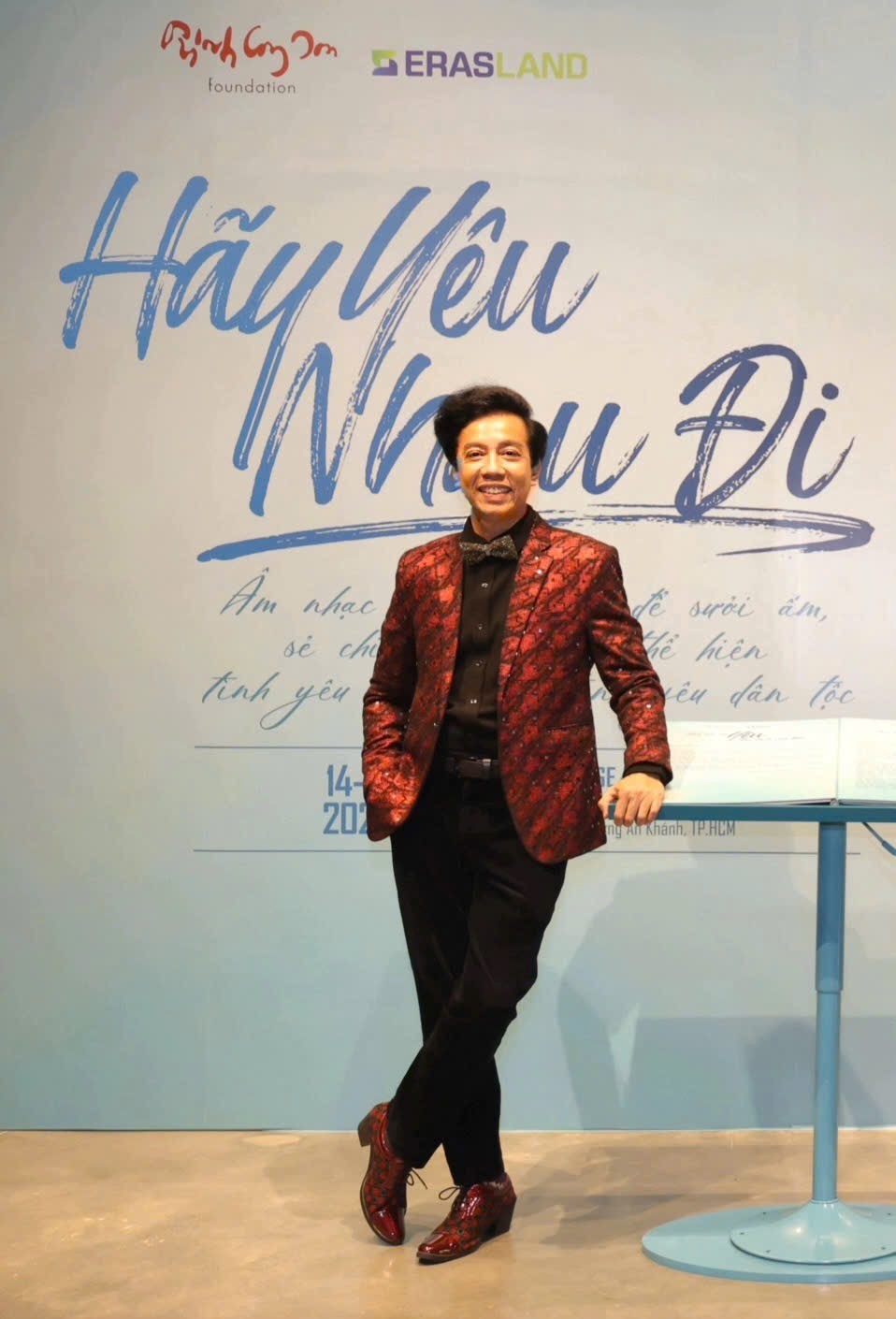 Dương Tấn Sơn từ đĩa than Xin Mặt Trời Ngủ Yên đến đêm nhạc Hãy Yêu Nhau Đi 14 duong-tan-son-14-1766180274.jpg