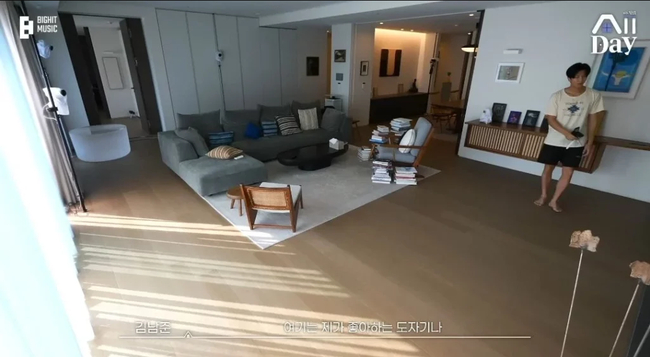 Cận cảnh căn hộ 131 tỷ của thủ lĩnh BTS: Đẹp như triển lãm thu nhỏ, góc nào cũng thơm mùi tiền- Ảnh 3.